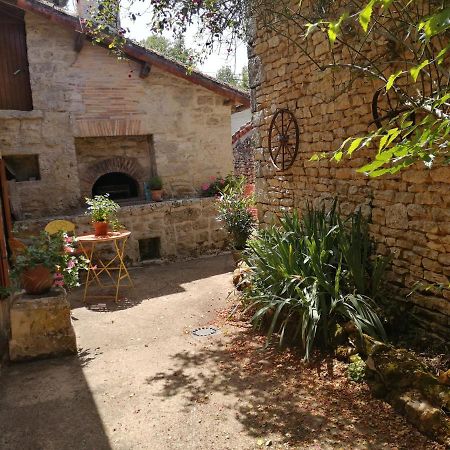 Traditional Stone Cottage Condac Kültér fotó